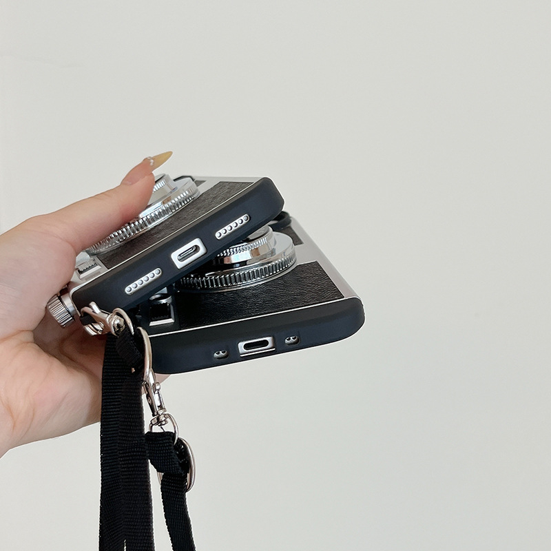 Emily in Paris Vintage Camera  - огляд і ціна Vintage Item