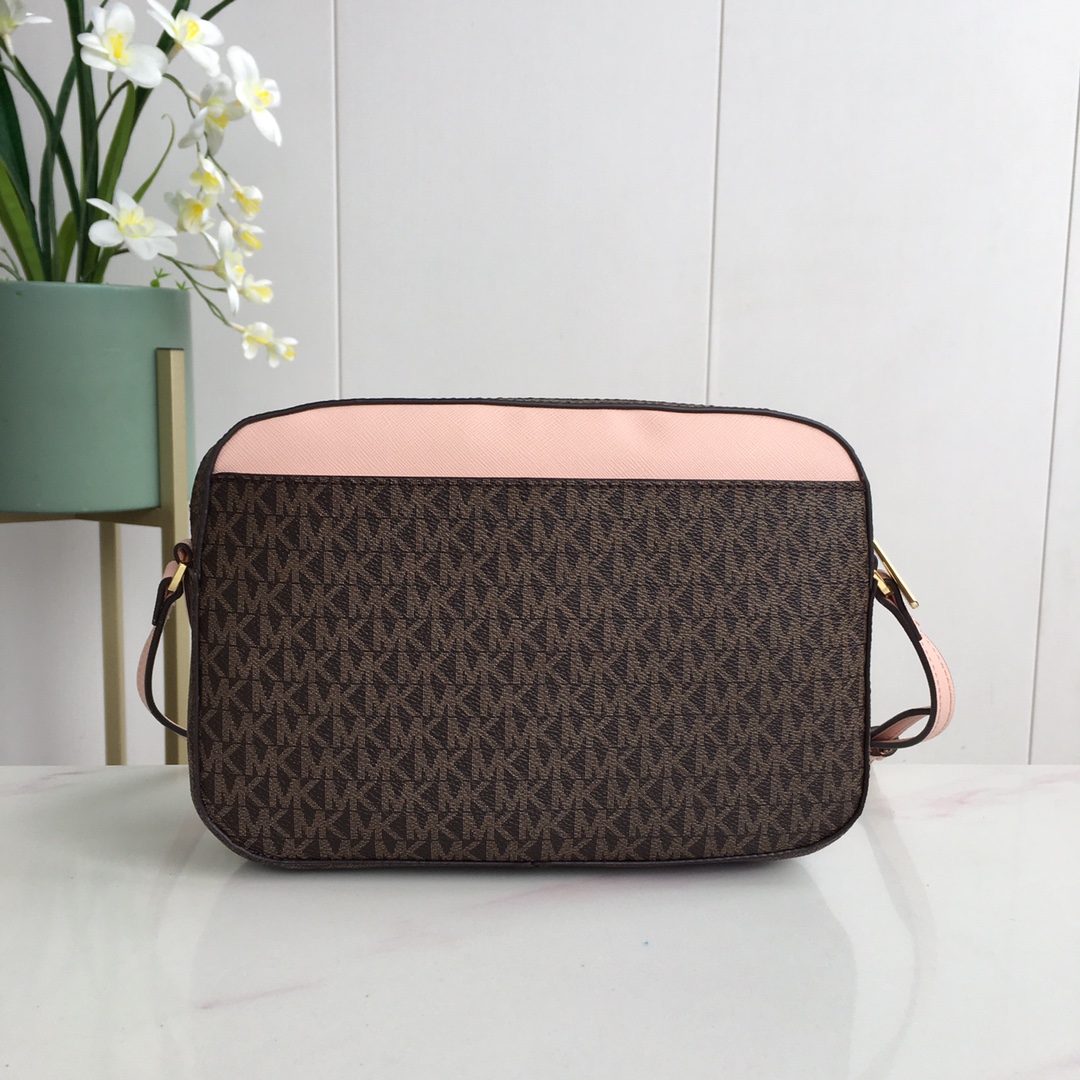 Michael Kors Women Fashion Cla - огляд і ціна Camera Leather Case