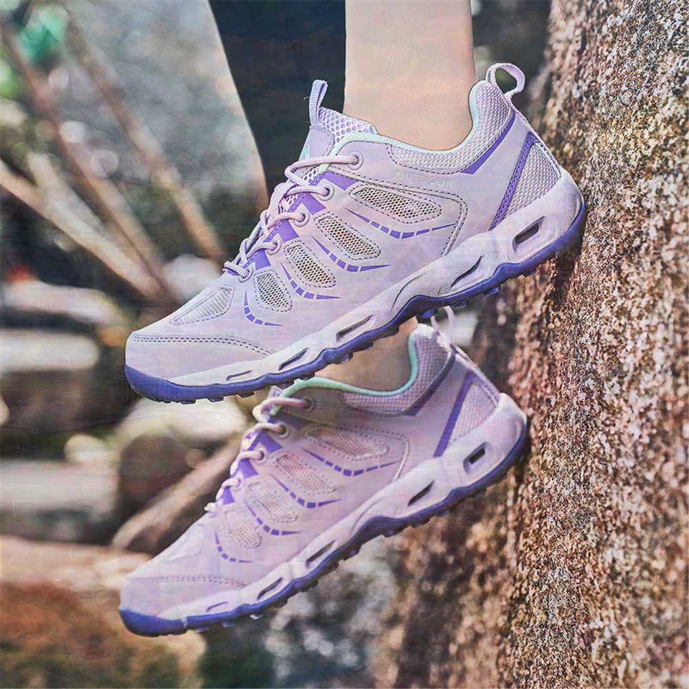 Sumer Round Tip Silver Sneaker - огляд і ціна Vintage Collectible Classics